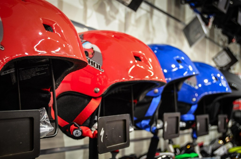 helmets-428611_1920